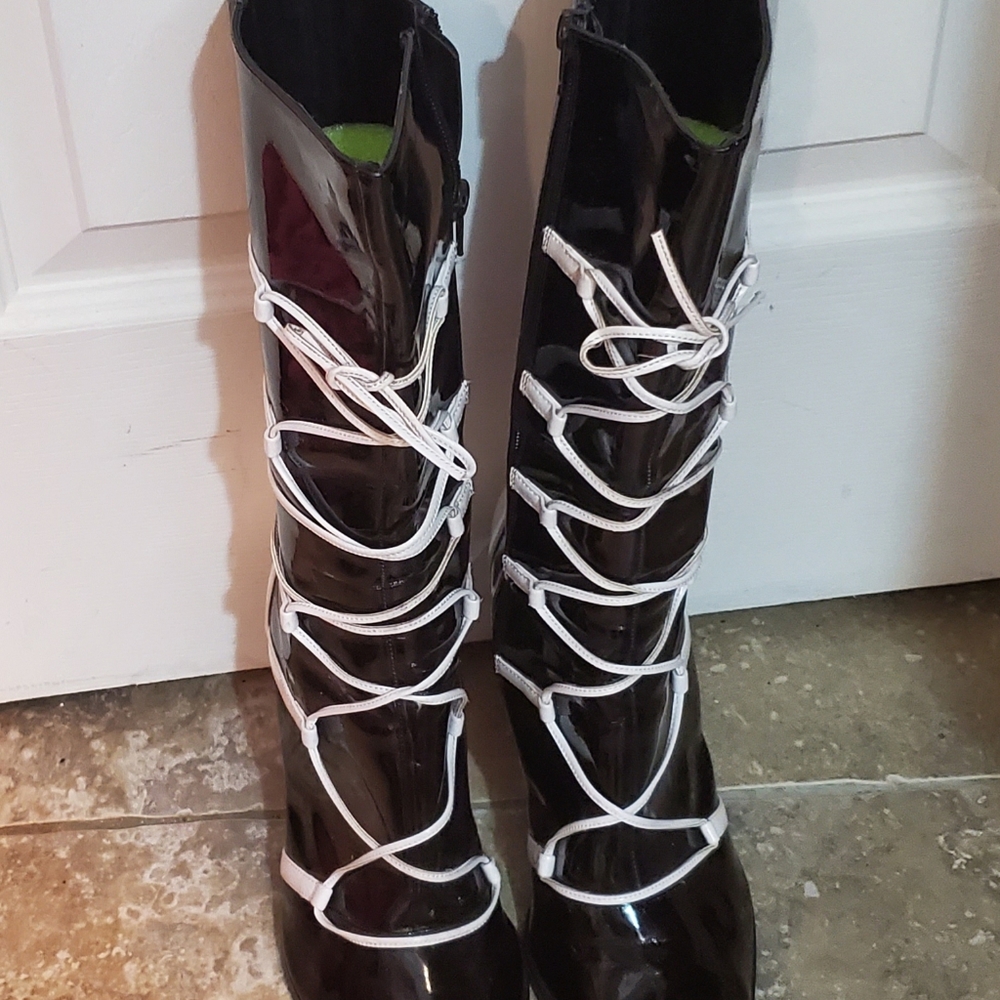 Boots - Picture 2 of 4